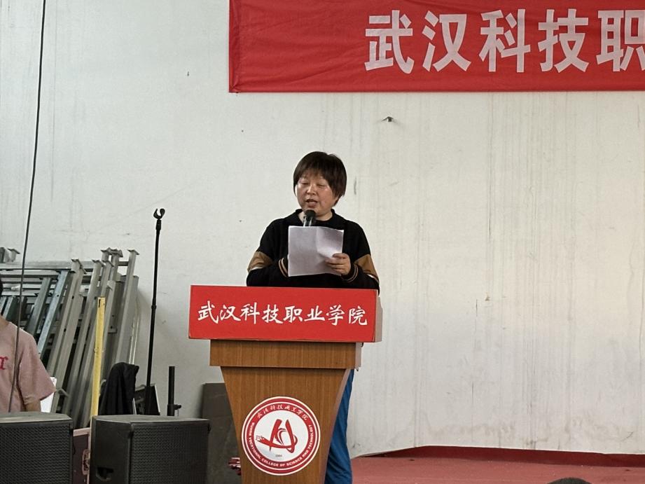 我校举办2022-2023学年“五四”表彰大会暨文艺汇演 我校举办2022-2023学年“五四”表彰大会暨文艺汇演