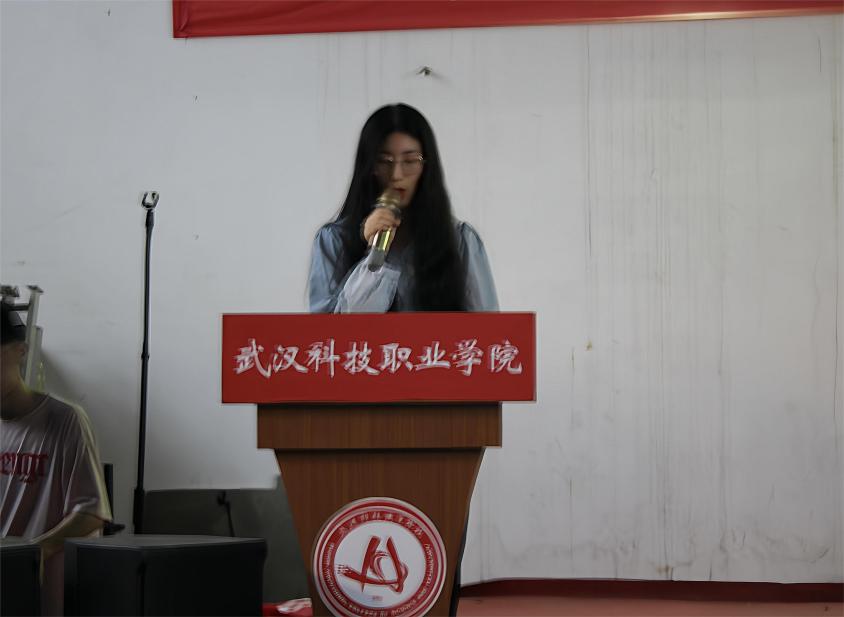 我校举办2022-2023学年“五四”表彰大会暨文艺汇演 我校举办2022-2023学年“五四”表彰大会暨文艺汇演