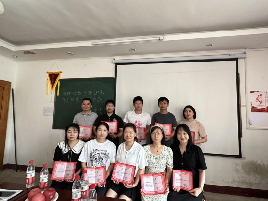 世界杯官网召开“躬耕教坛，强国有我”教师节座谈会