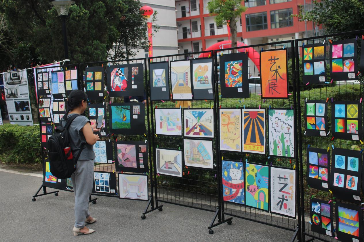 我校顺利开展迎接2023级新生报道工作 我校顺利开展迎接2023级新生报道工作