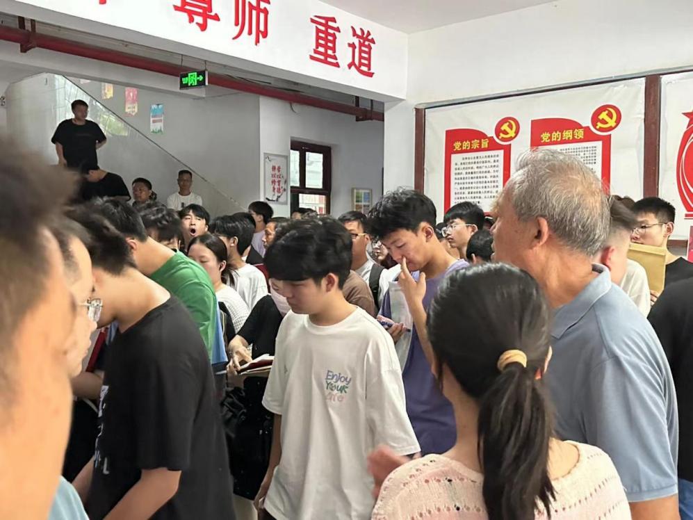我校顺利开展迎接2023级新生报道工作 我校顺利开展迎接2023级新生报道工作