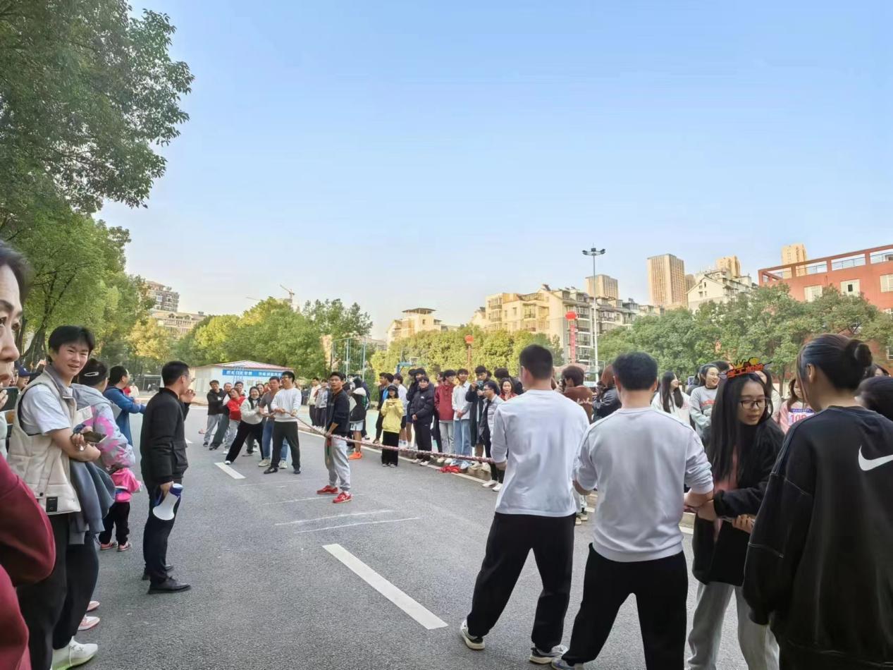青春奋进新时代，运动逐梦向未来——国际足联世界杯2023年秋季运动会暨教职工运动会