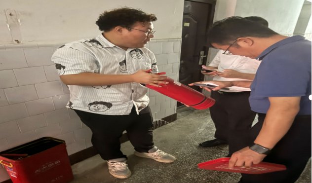 武汉市教育局领导实地指导我校开学迎新准备工作 武汉市教育局领导实地指导我校开学迎新准备工作