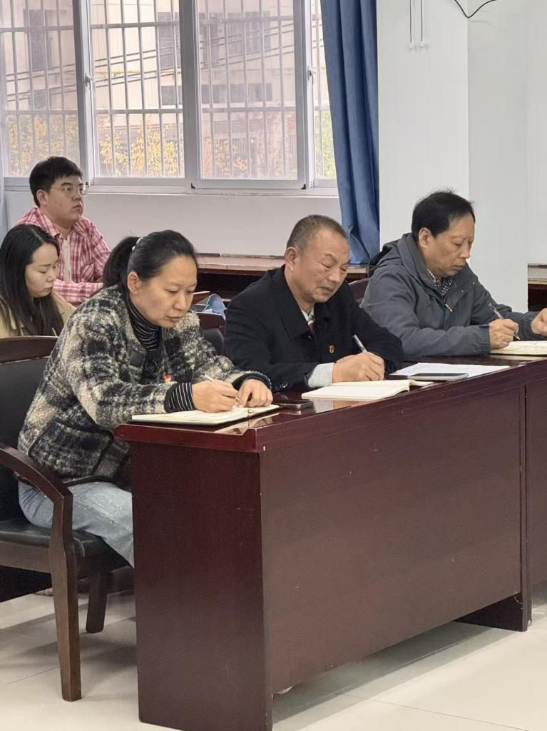 淬炼初心强作风 砥砺奋进启新程—— 国际足联世界杯举行预备党员宣誓仪式暨作风建设专题学习 淬炼初心强作风 砥砺奋进启新程—— 国际足联世界杯举行预备党员宣誓仪式暨作风建设专题学习