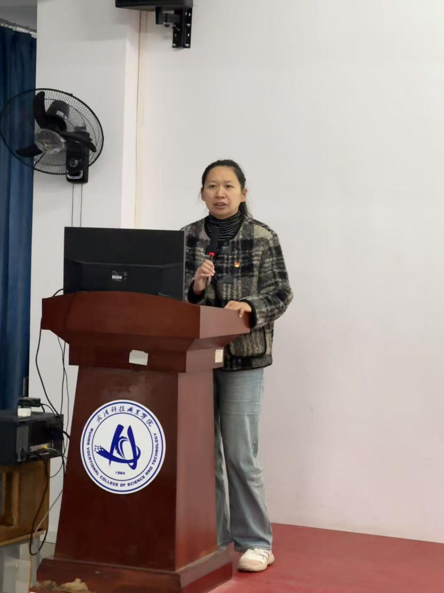 淬炼初心强作风 砥砺奋进启新程—— 国际足联世界杯举行预备党员宣誓仪式暨作风建设专题学习 淬炼初心强作风 砥砺奋进启新程—— 国际足联世界杯举行预备党员宣誓仪式暨作风建设专题学习
