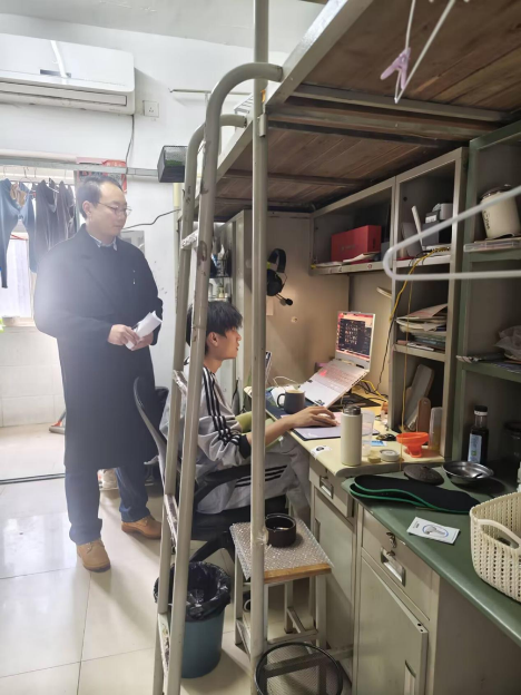 世界杯官网开展学生宿舍卫生安全大检查 共筑平安校园 世界杯官网开展学生宿舍卫生安全大检查 共筑平安校园