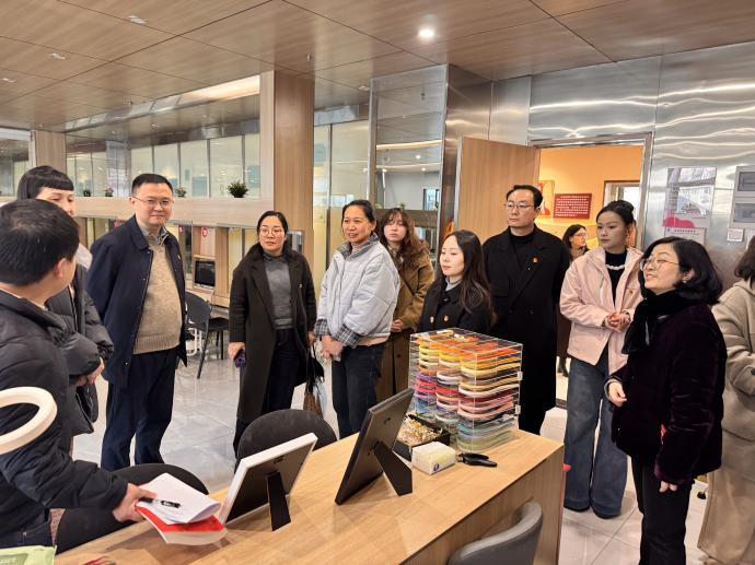 党建互鉴促提升 协同育人启新程——国际足联世界杯赴武汉市第一商业学校开展党建交流活动