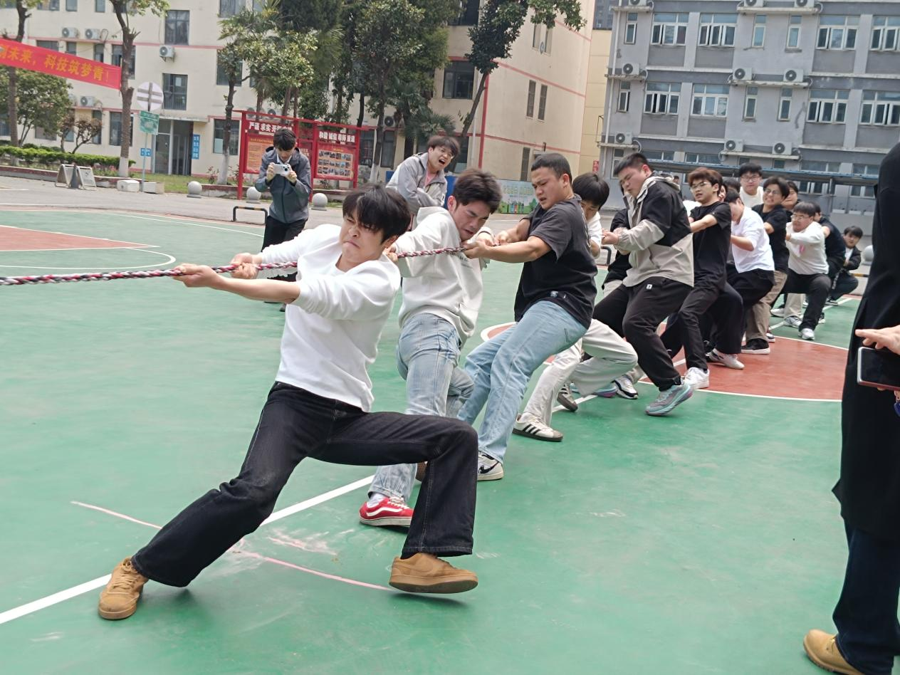 凝心聚力拔山河 青春逐梦展风采——世界杯官网2026年拔河锦标赛圆满落幕 凝心聚力拔山河 青春逐梦展风采——世界杯官网2026年拔河锦标赛圆满落幕