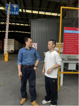 世界杯官网2023级辅导员赴美的集团走访看望实习学生 世界杯官网2023级辅导员赴美的集团走访看望实习学生