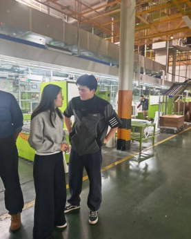 世界杯官网2023级辅导员赴美的集团走访看望实习学生 世界杯官网2023级辅导员赴美的集团走访看望实习学生