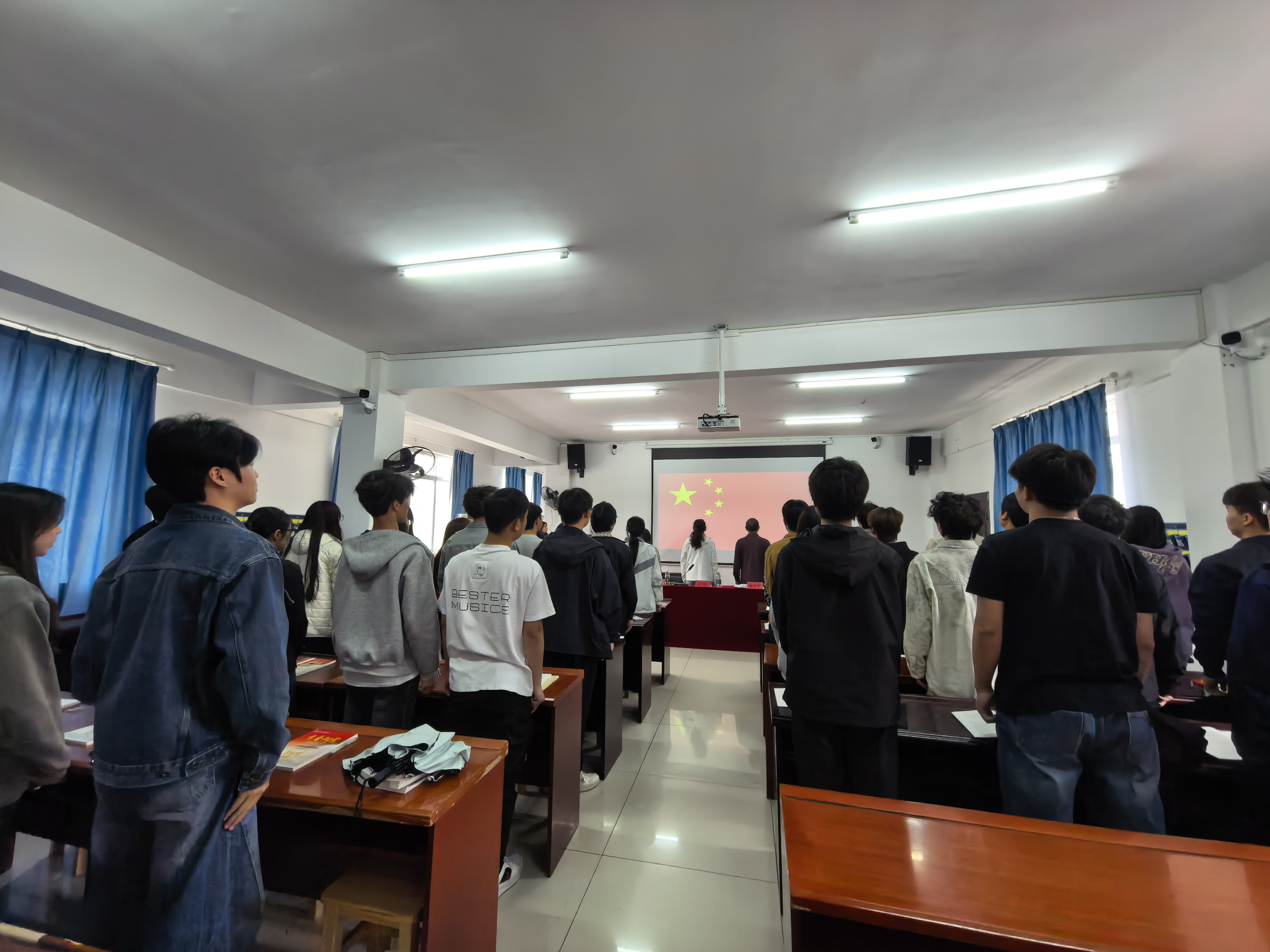 凝心铸魂强信仰 逐梦向党启新程 —— 国际足联世界杯第 41 期业余党校顺利开班 凝心铸魂强信仰 逐梦向党启新程 —— 国际足联世界杯第 41 期业余党校顺利开班