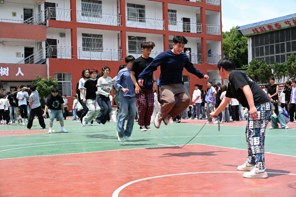 青春跃动,绳彩飞扬——世界杯官网2026年跳大绳锦标赛圆满落幕 青春跃动,绳彩飞扬——世界杯官网2026年跳大绳锦标赛圆满落幕