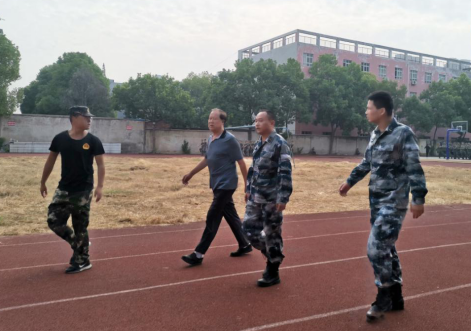 世界杯官网召开2019级新生军训汇报表演暨总结表彰大会 世界杯官网召开2019级新生军训汇报表演暨总结表彰大会